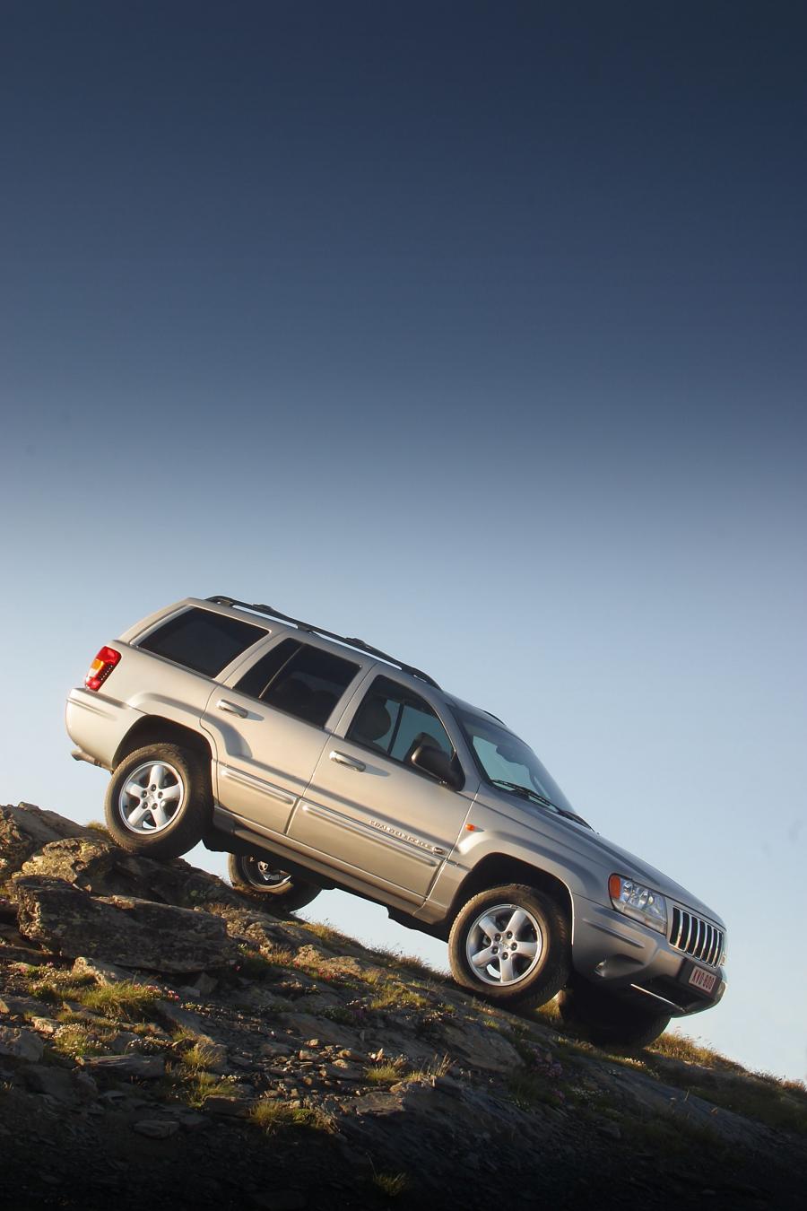  Jeep Grand Cherokee 2004 года  (фото 28 из 35)